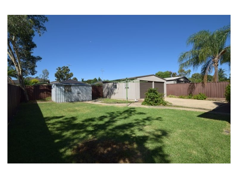 House 147 Banks Drive, St Clair NSW 2759