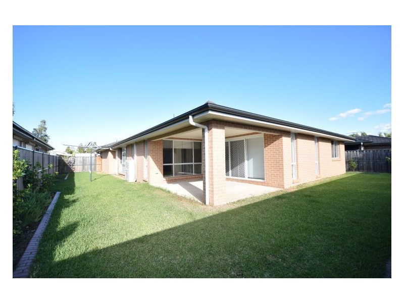 9 Pebble Crescent, The Ponds NSW 2769