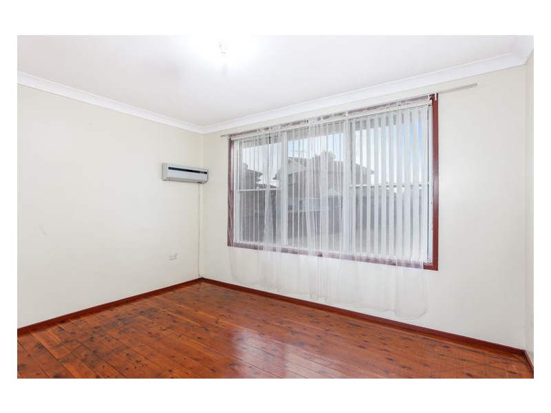8 Flint Street, Kings Langley NSW 2147