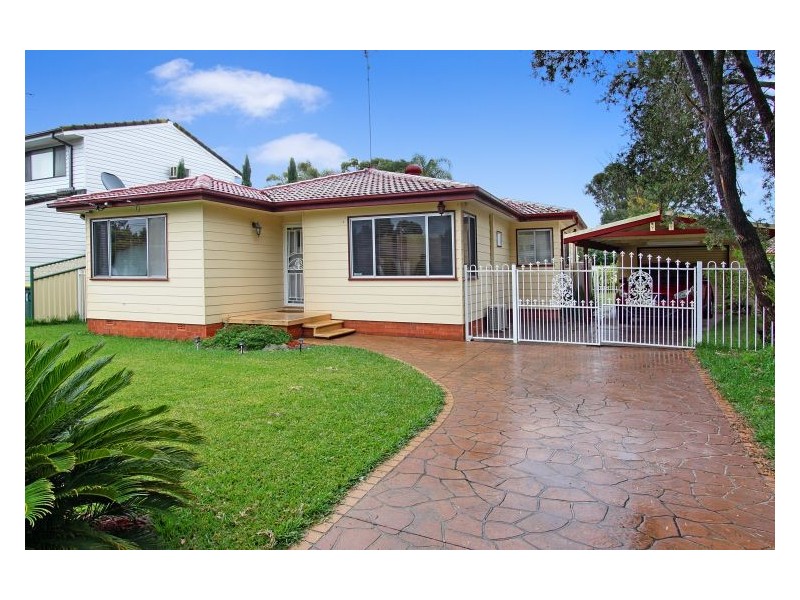 8 Daffodil Place, Marayong NSW 2148