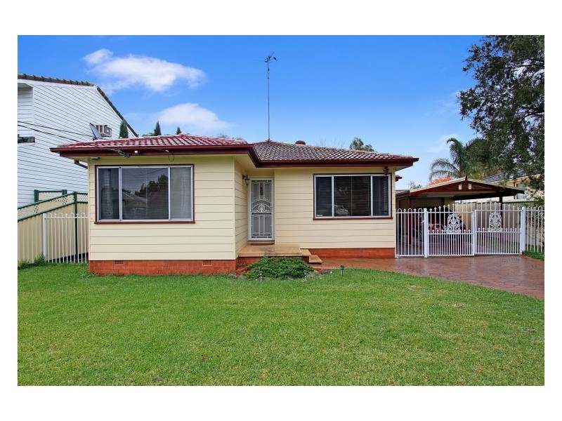 8 Daffodil Place, Marayong NSW 2148
