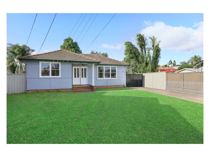 6 Arthur Place, Colyton NSW 2760