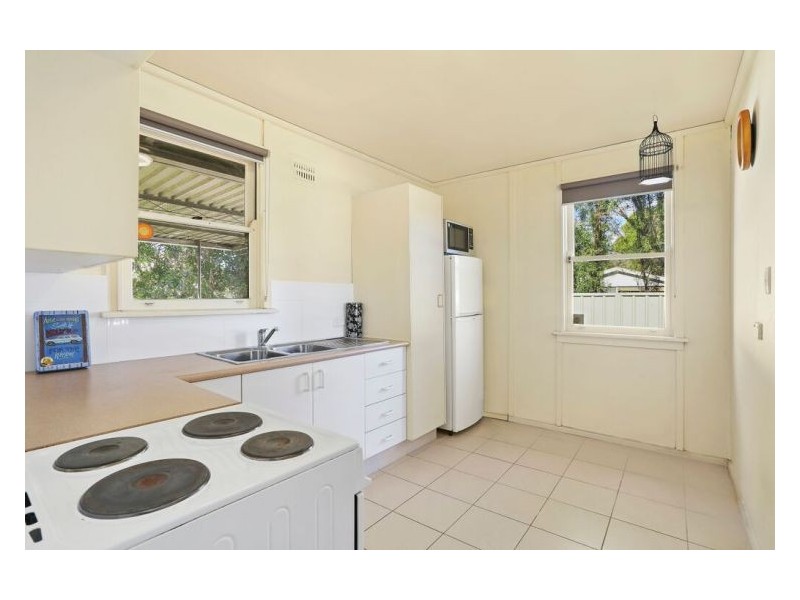 6 Arthur Place, Colyton NSW 2760