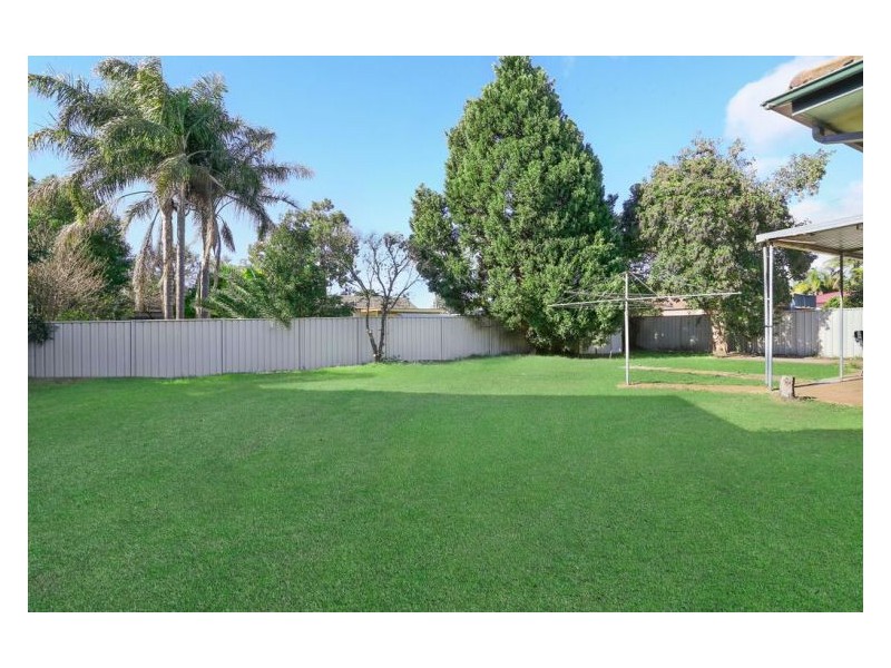 6 Arthur Place, Colyton NSW 2760