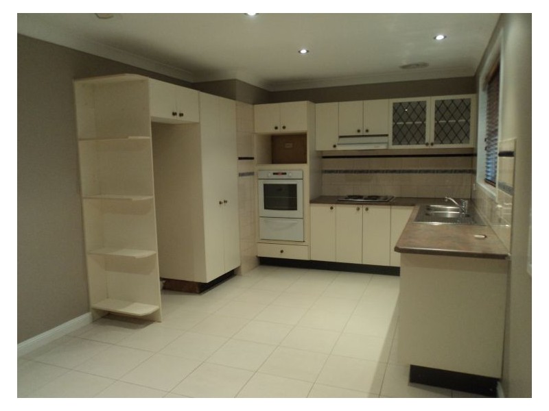 9 Summerhill Place, St Clair NSW 2759