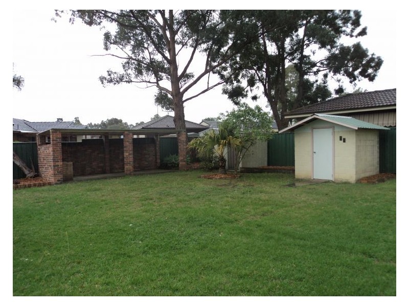 9 Summerhill Place, St Clair NSW 2759