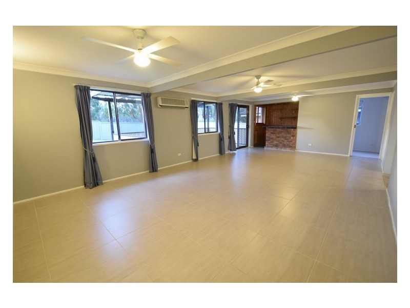 House 9 Ovens Drive, Werrington County NSW 2747