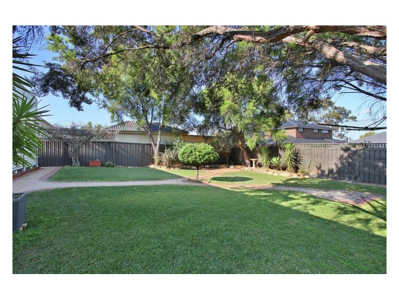 25 Athabaska Avenue, Seven Hills NSW 2147