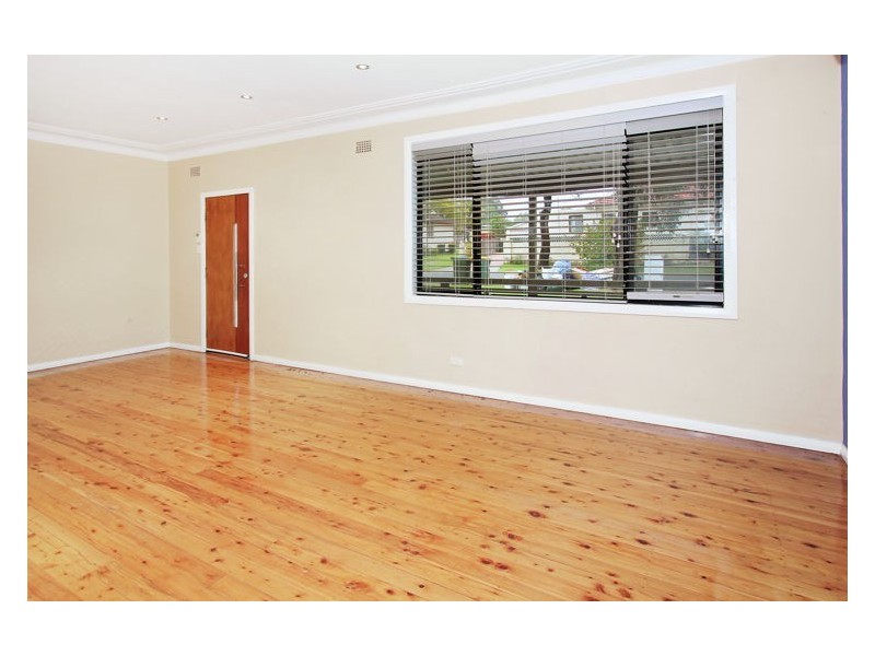 8 Robina Street, Blacktown NSW 2148