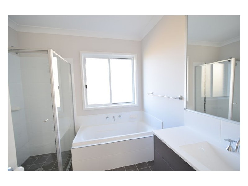 House 42 Hampton Crescent, Prospect NSW 2148