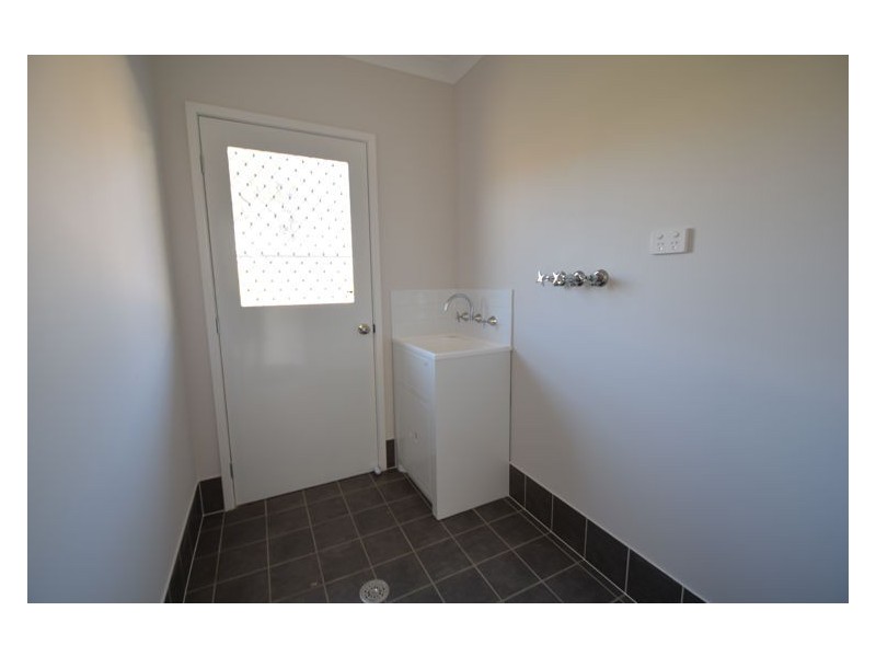 House 42 Hampton Crescent, Prospect NSW 2148