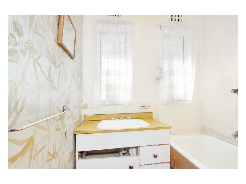 111 Lucas Road, Lalor Park NSW 2147