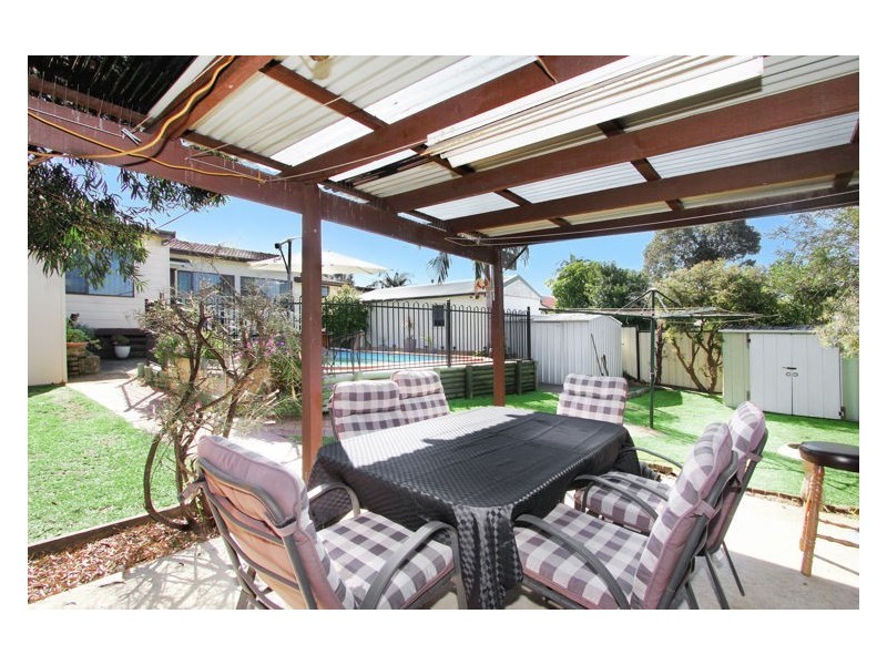 16 Derwent Parade, Blacktown NSW 2148