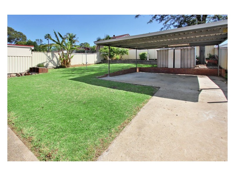 10 Desley Crescent, Prospect NSW 2148