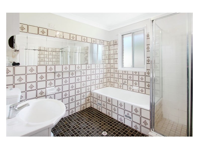 10 Desley Crescent, Prospect NSW 2148