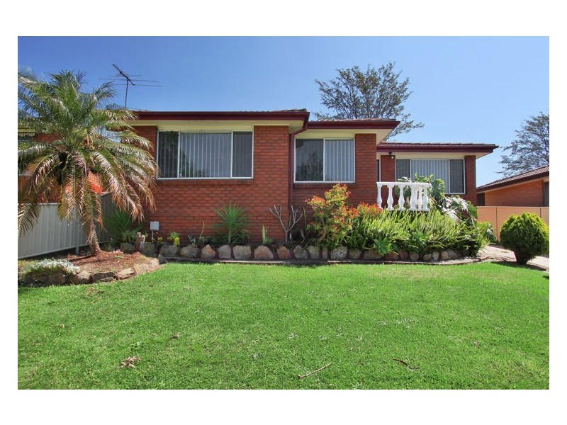 10 Desley Crescent, Prospect NSW 2148