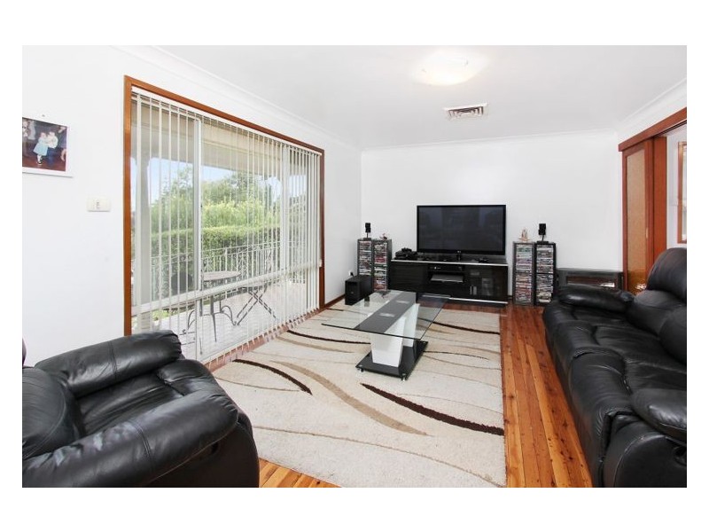 House 6 Mallee Street, Quakers Hill NSW 2763