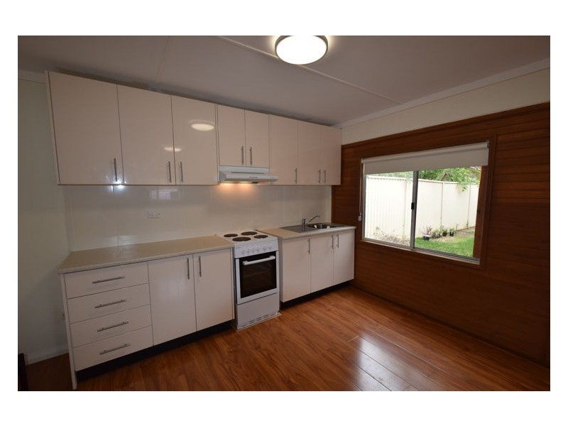 Granny flat 62a Myrtle Street, Prospect NSW 2148