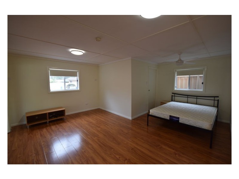 Granny flat 62a Myrtle Street, Prospect NSW 2148