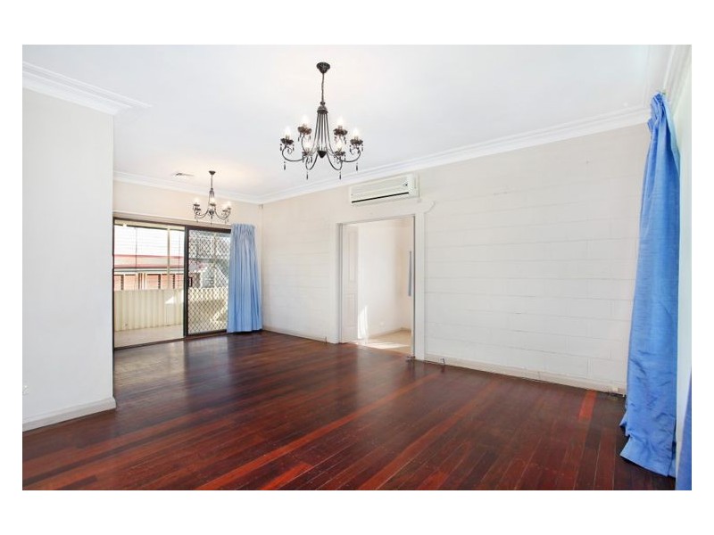 House 8 Burdett Crescent, Blacktown NSW 2148