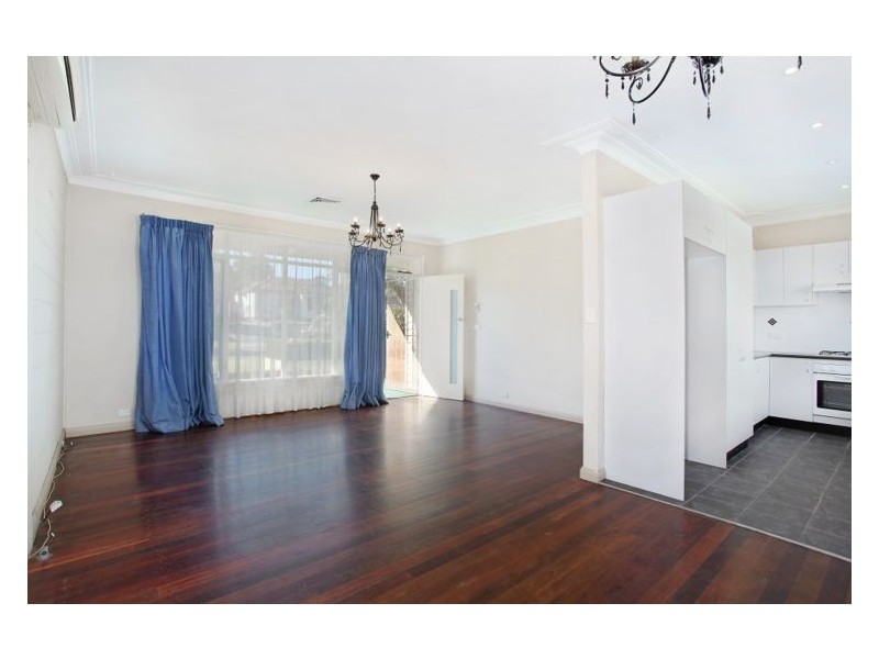 House 8 Burdett Crescent, Blacktown NSW 2148