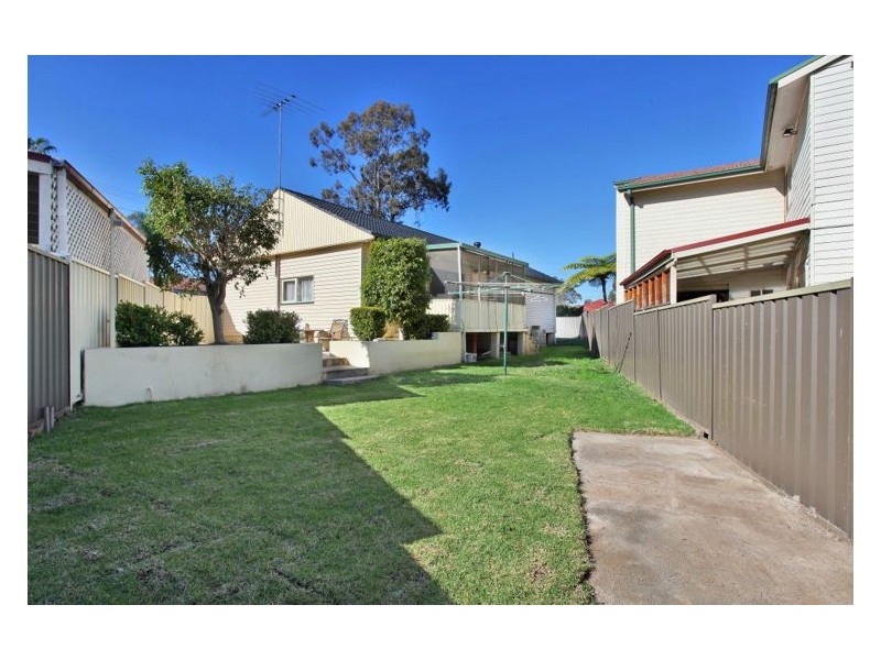 House 8 Burdett Crescent, Blacktown NSW 2148