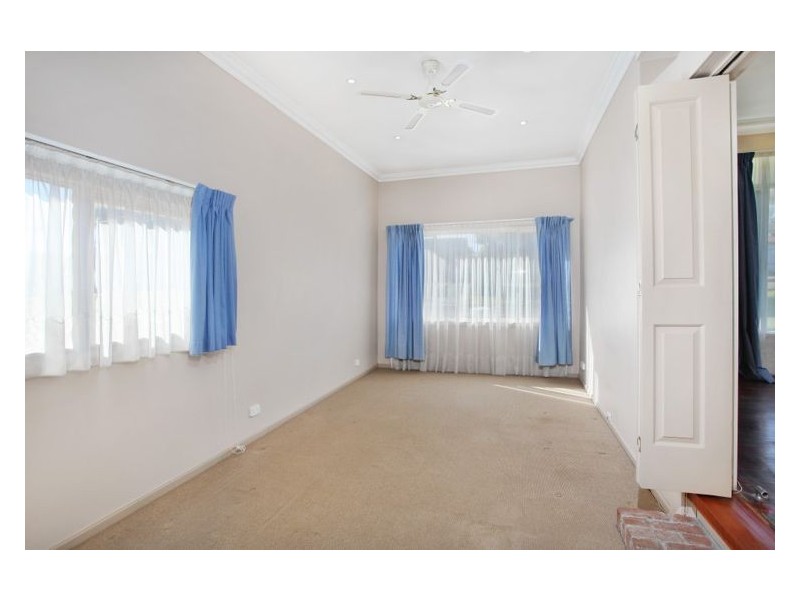 House 8 Burdett Crescent, Blacktown NSW 2148