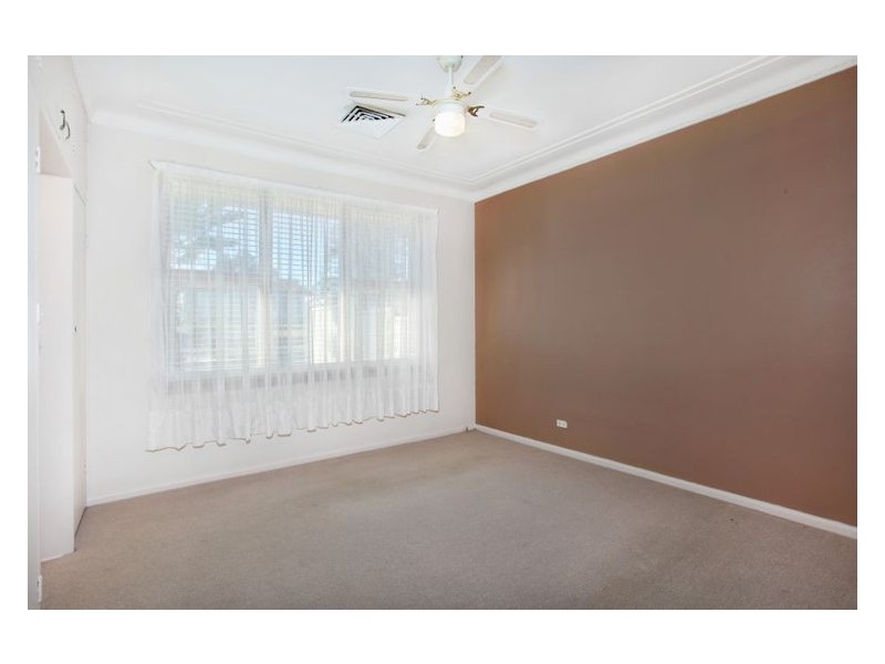 House 8 Burdett Crescent, Blacktown NSW 2148