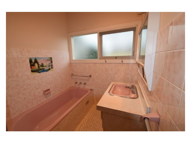 House 61 Johnson Avenue, Seven Hills NSW 2147