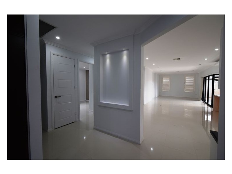 House 76 Capuchin Way, Plumpton NSW 2761