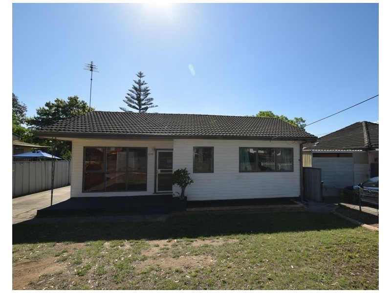 House 235 Flushcombe Road, Blacktown NSW 2148