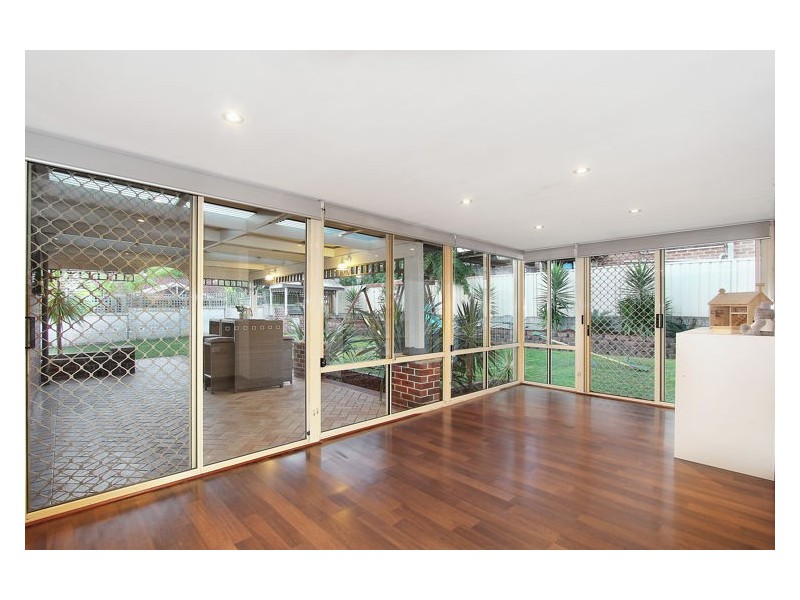 9 Lombard Place, Prospect NSW 2148