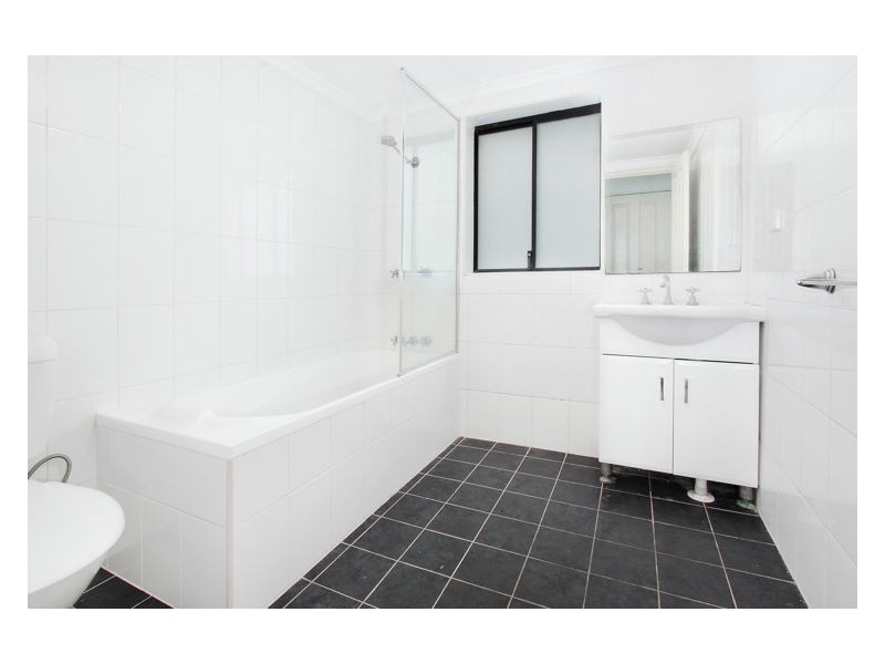 11/16 Oxford Street, Blacktown NSW 2148
