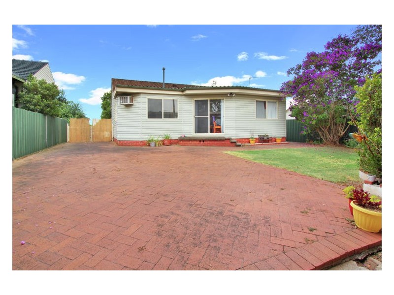 24 Thomas Kelly Crescent, Lalor Park NSW 2147