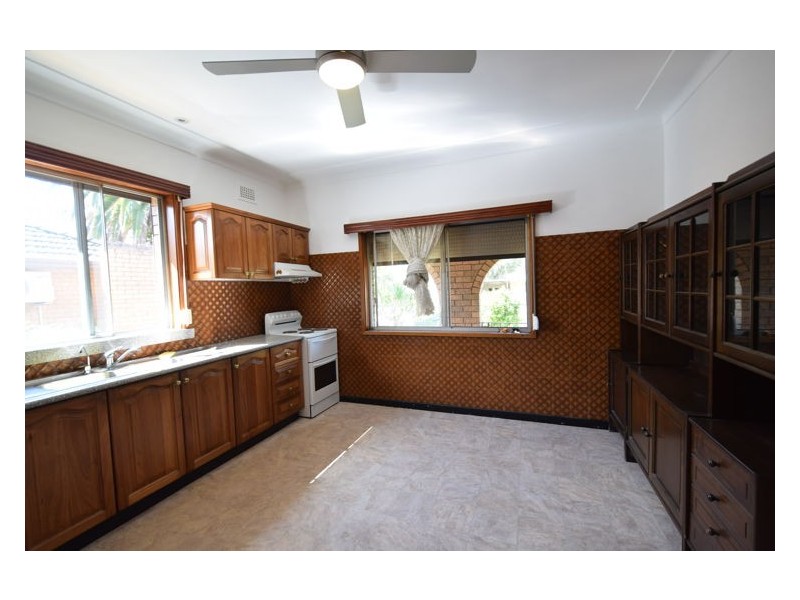 8 Junee St, Marayong NSW 2148