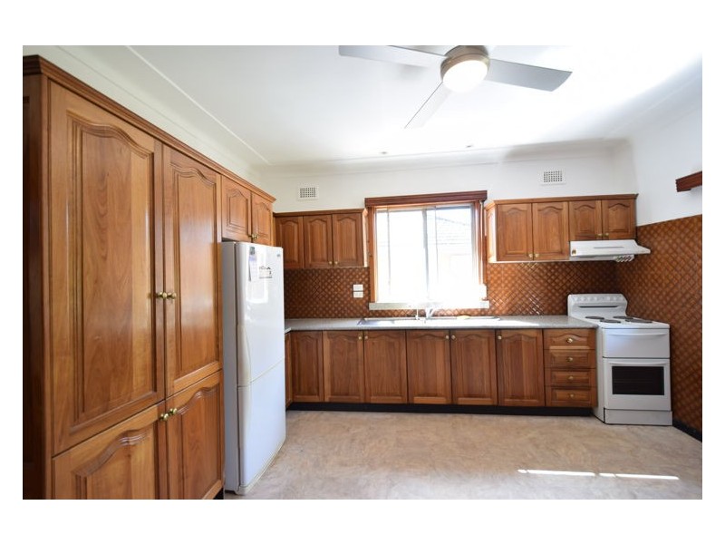 8 Junee St, Marayong NSW 2148