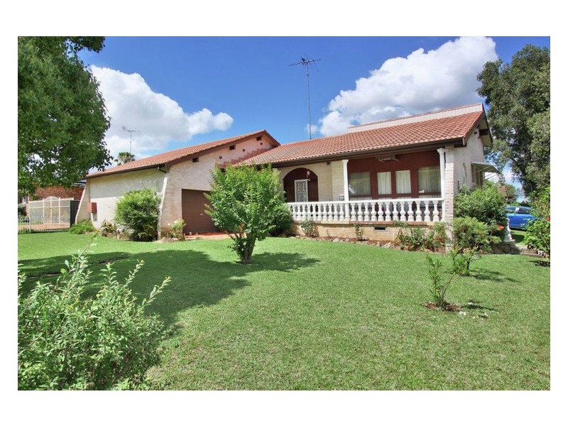 13 Dubbo Street, Quakers Hill NSW 2763