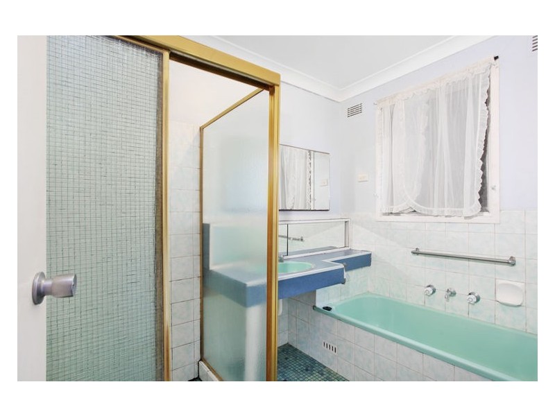 186 Quakers Road, Quakers Hill NSW 2763