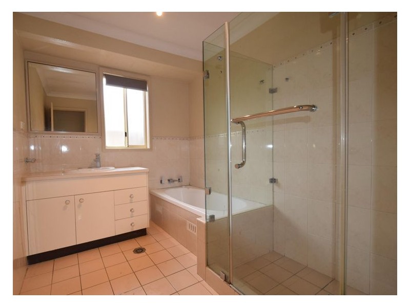 4 Heber Place, Prospect NSW 2148