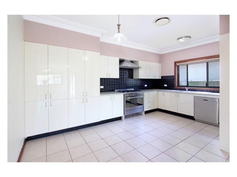 16 Merryl Avenue, Old Toongabbie NSW 2146