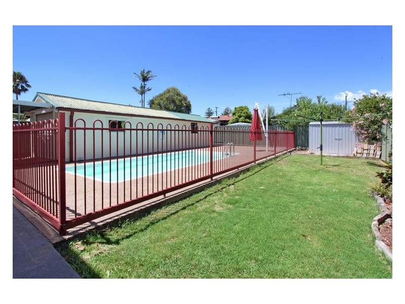 16 Merryl Avenue, Old Toongabbie NSW 2146