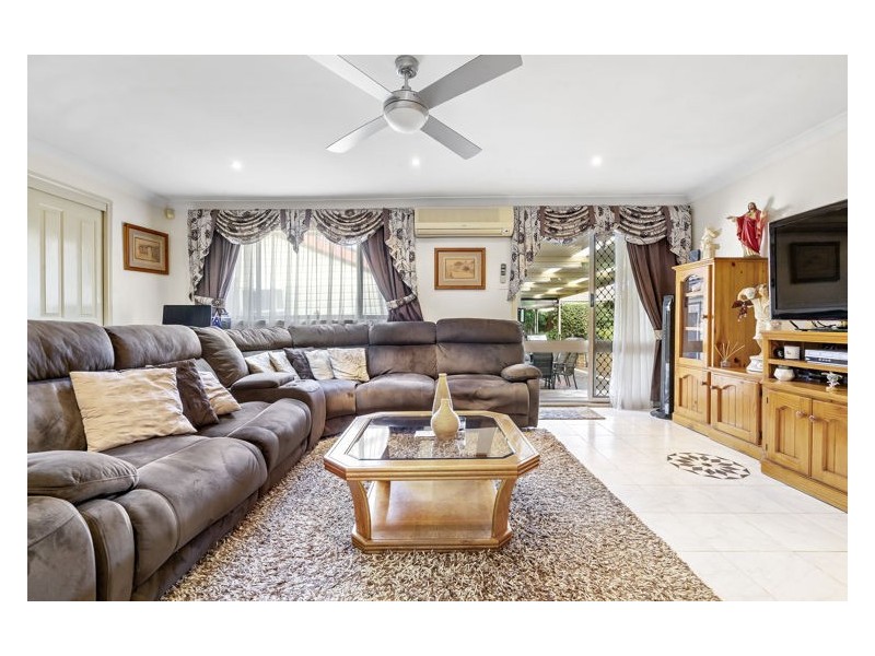 24 Dinton Street, Prospect NSW 2148