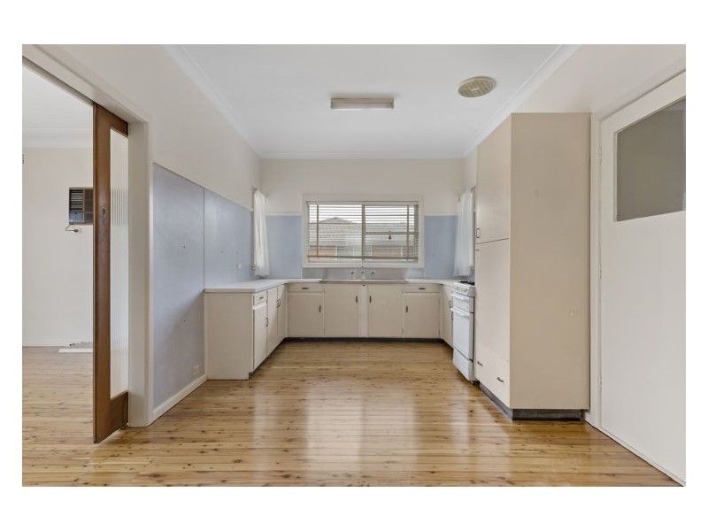 8 Valentine Street, Blacktown NSW 2148