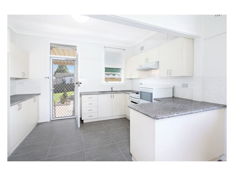 8 Adams Crescent, St Marys NSW 2760