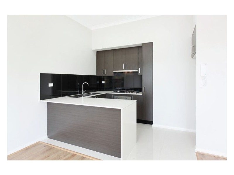 2/8E Myrtle Street, Prospect NSW 2148