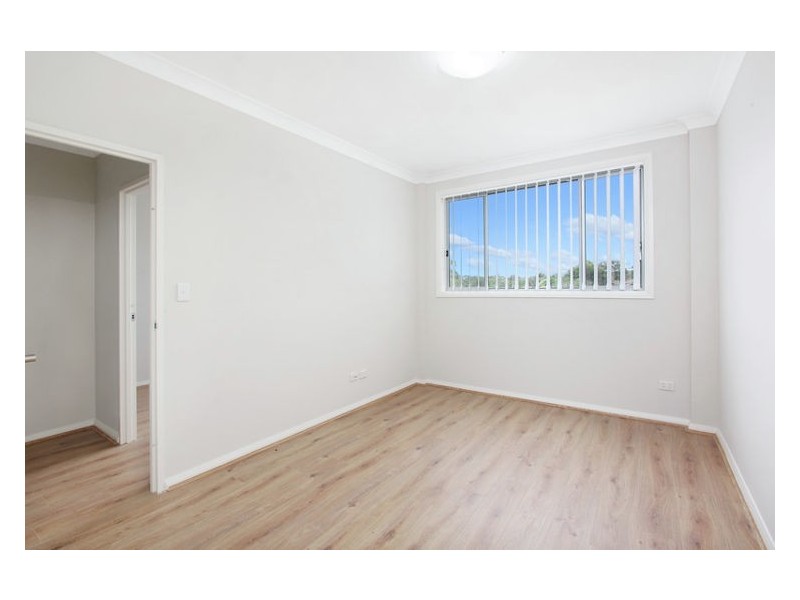 2/8E Myrtle Street, Prospect NSW 2148