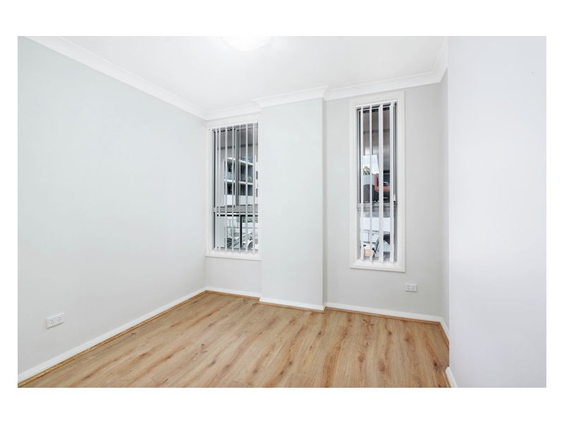 2/8E Myrtle Street, Prospect NSW 2148