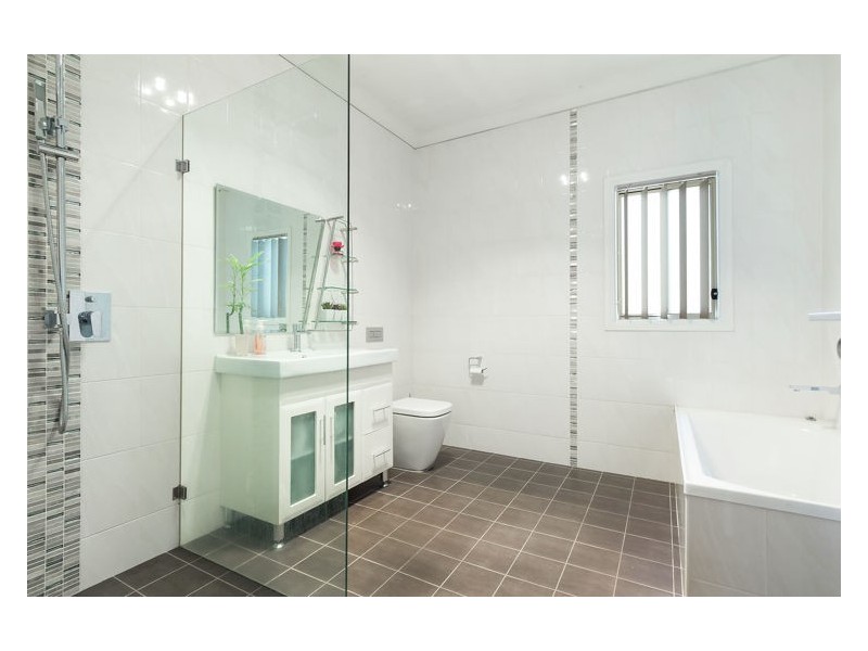 32 Paul Street, Blacktown NSW 2148