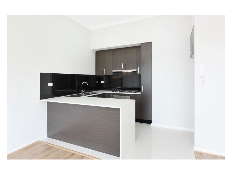 2/8E Myrtle Street, Prospect NSW 2148