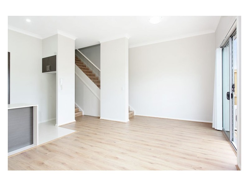 2/8E Myrtle Street, Prospect NSW 2148